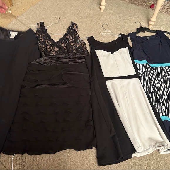 14-18 CLOTHING BUNDLE - Picture 2 of 6